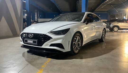 Hyundai • Sonata
