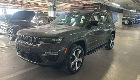 Jeep • Grand Cherokee