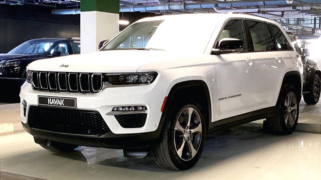 Jeep • Grand Cherokee