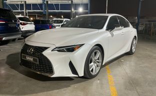 LEXUS • IS300