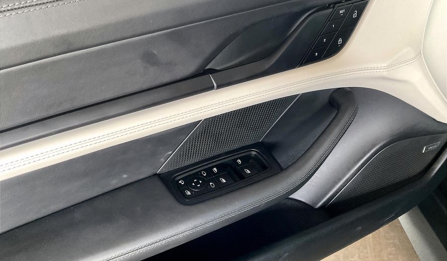 Porsche Taycan TAYCAN Sedan 2023