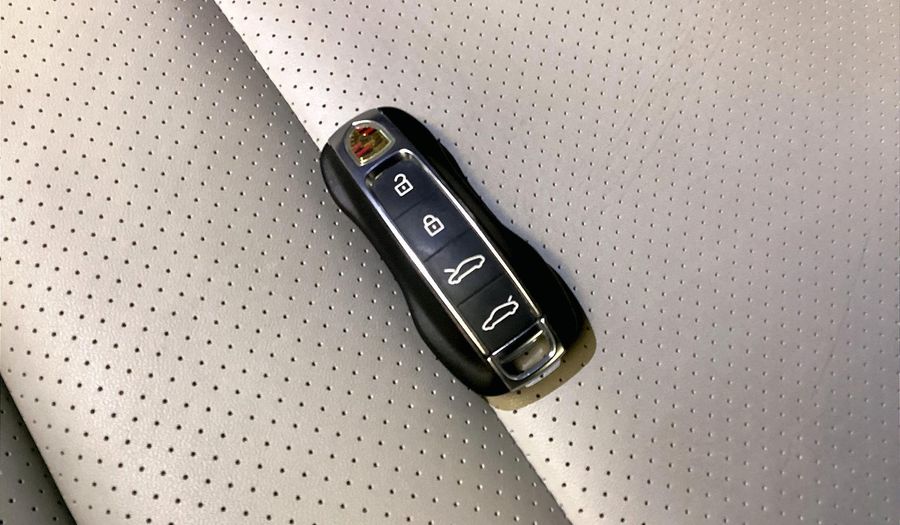 Porsche Taycan TAYCAN Sedan 2023