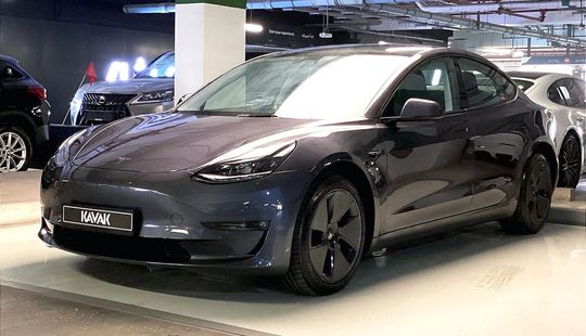 Tesla • Model 3