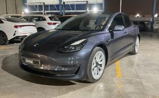 Tesla • Model 3