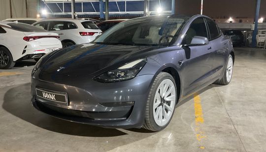 Tesla • Model 3
