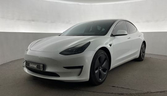 Tesla • Model 3