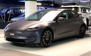 Tesla • Model 3