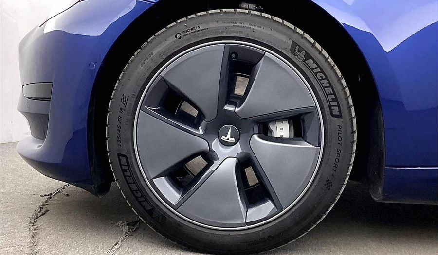 Tesla Model 3 STANDARD Sedan 2023