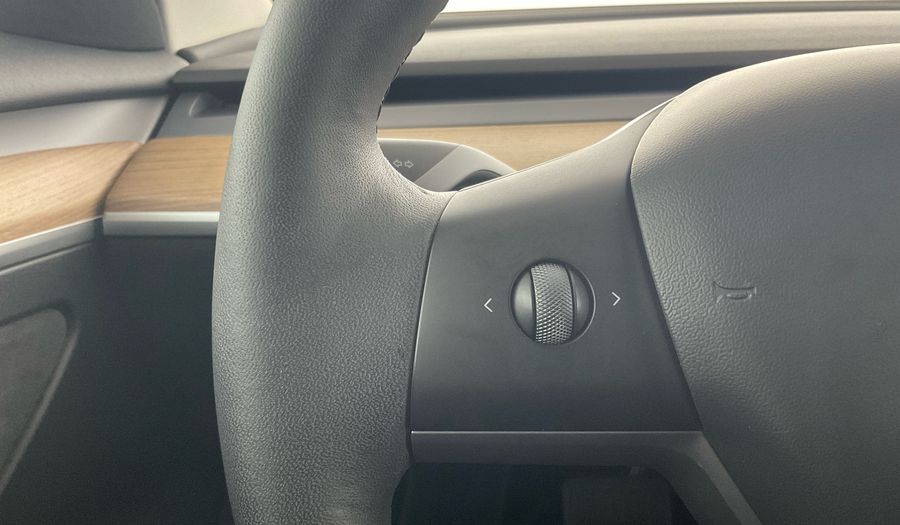 Tesla Model 3 BEV RWD 18ALW WHITE PEARL ALL BLACK INTE Sedan 2023