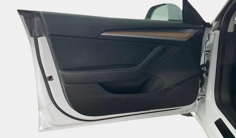 Tesla Model 3 BEV RWD 18ALW WHITE PEARL ALL BLACK INTE Sedan 2023