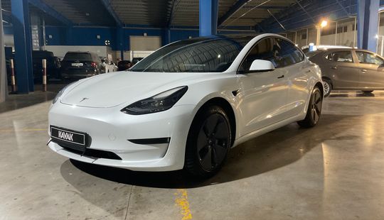 Tesla • Model 3