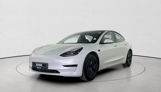 Tesla • Model 3