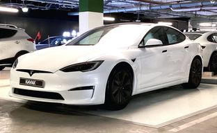Tesla • Model S