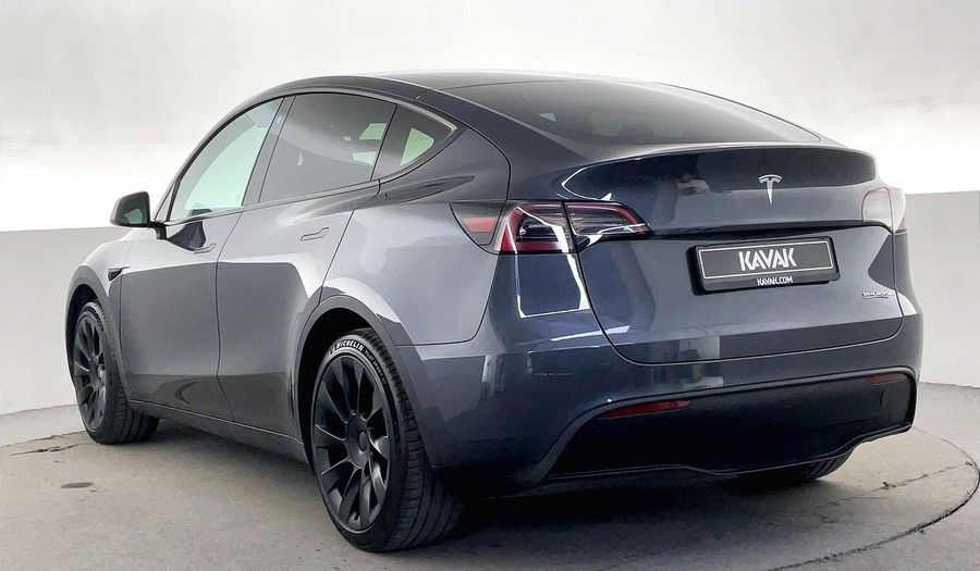 Tesla Model Y STANDARD RANGE Suv 2023