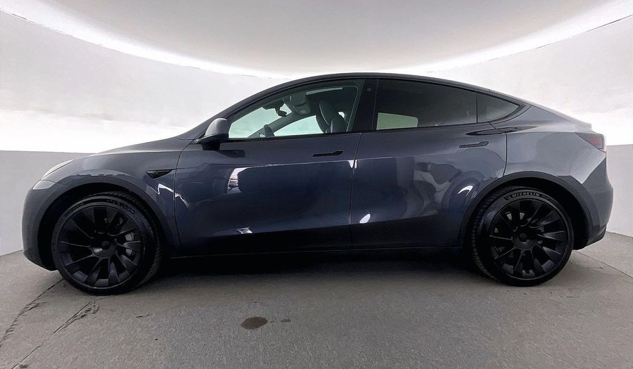 Tesla Model Y STANDARD RANGE Suv 2023