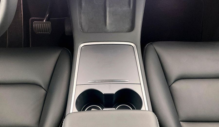 Tesla Model Y STANDARD RANGE Suv 2023