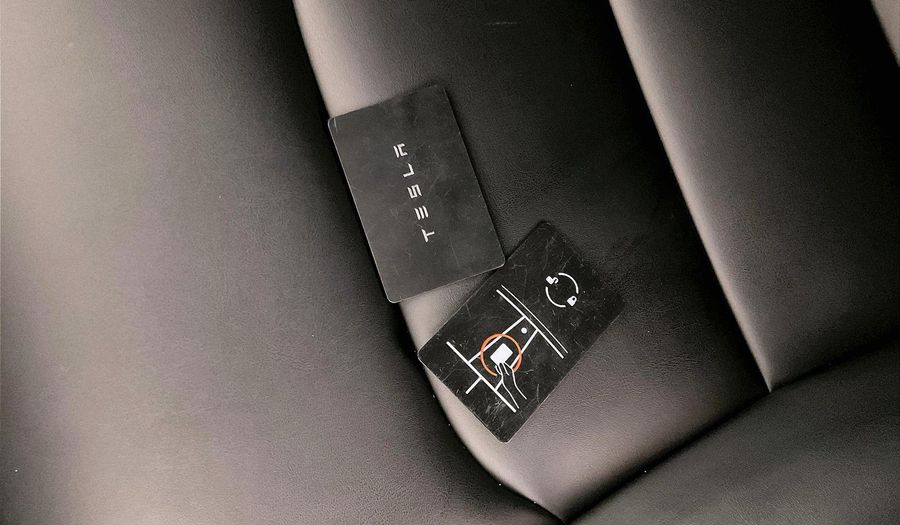 Tesla Model Y STANDARD RANGE Suv 2023