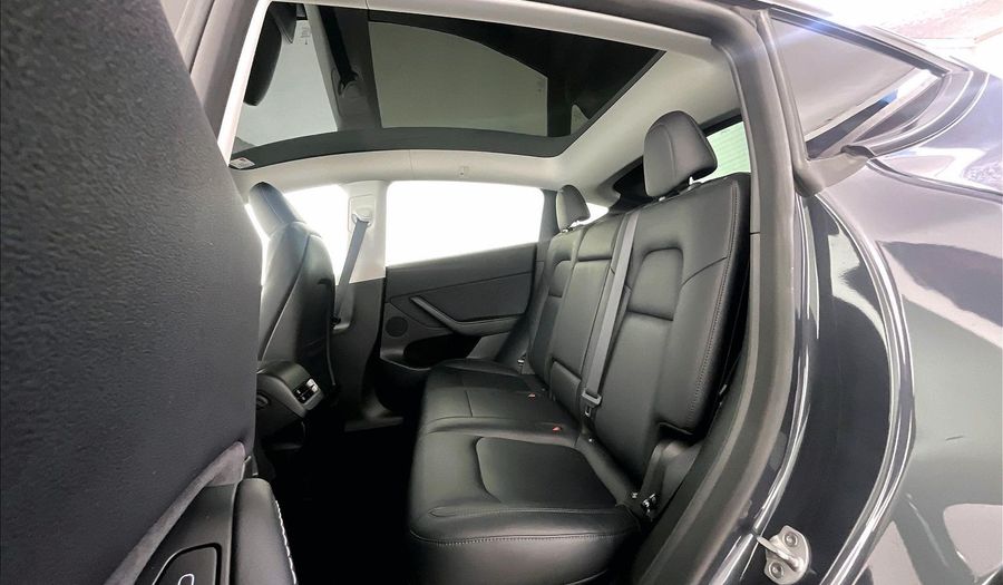 Tesla Model Y STANDARD RANGE Suv 2023