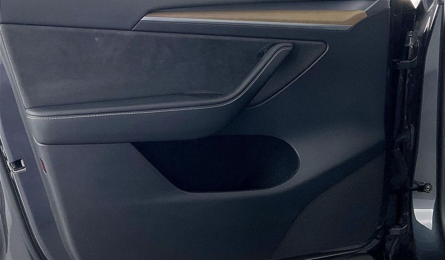 Tesla Model Y STANDARD RANGE Suv 2023