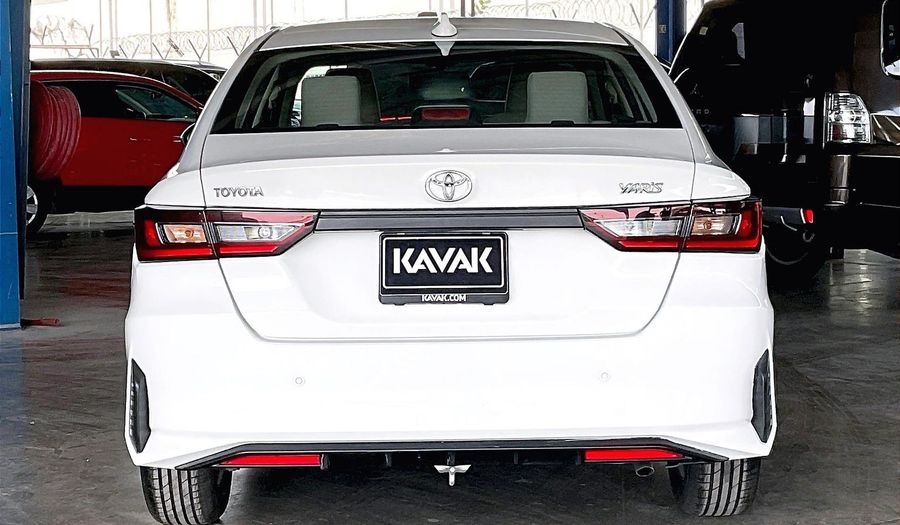 Toyota Yaris E Sedan 2023