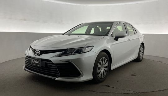 Toyota • Camry