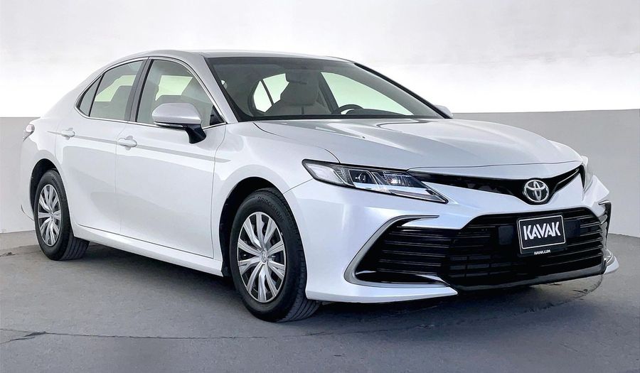 Toyota Camry S Sedan 2023