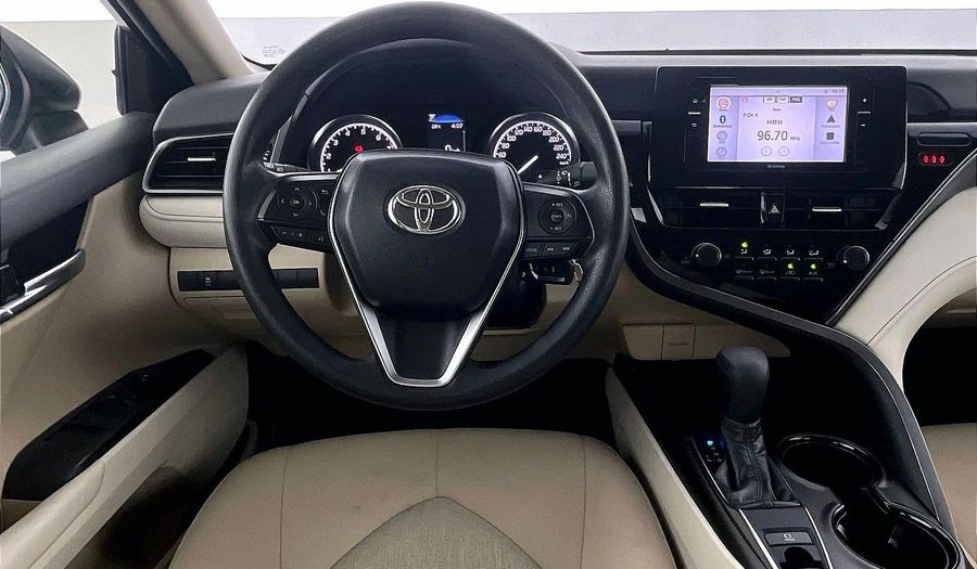 Toyota Camry S Sedan 2023