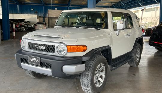 Toyota • FJ Cruiser