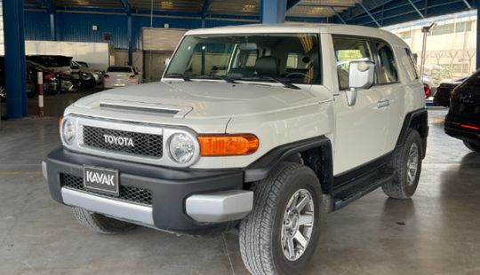 Toyota • FJ Cruiser