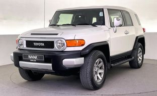 Toyota • FJ Cruiser