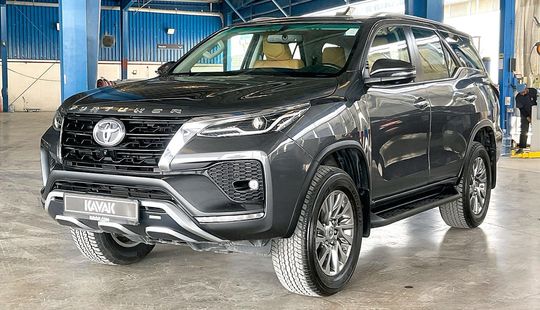 Toyota • Fortuner