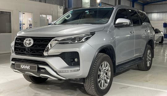 Toyota • Fortuner