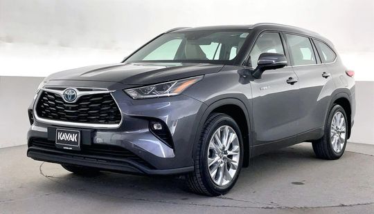 Toyota • Highlander