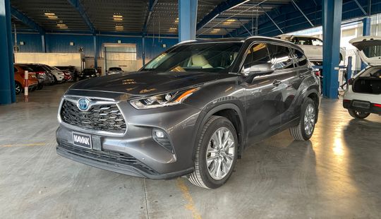 Toyota • Highlander
