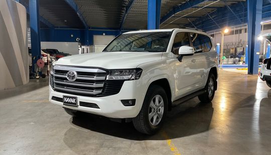 Toyota • Land Cruiser