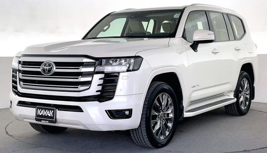 Toyota • Land Cruiser