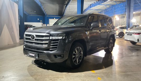 Toyota • Land Cruiser