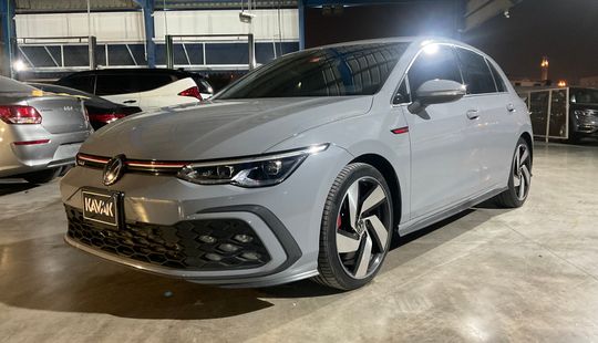 Volkswagen • Golf