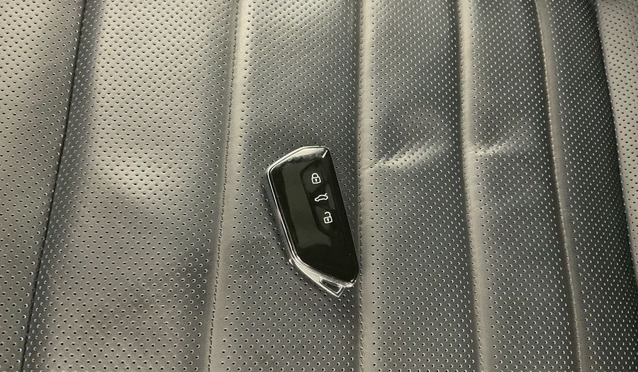 Volkswagen Golf 2.0 TSI OPF DSG 4WD R Hatchback 2023