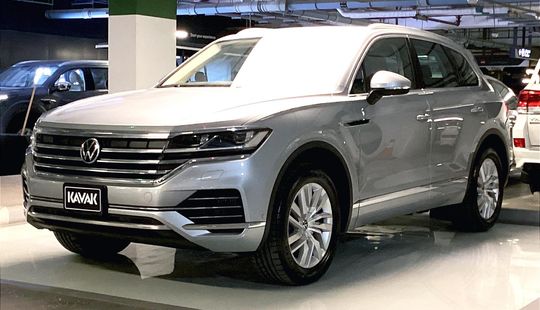 Volkswagen • Touareg