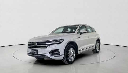 Volkswagen • Touareg