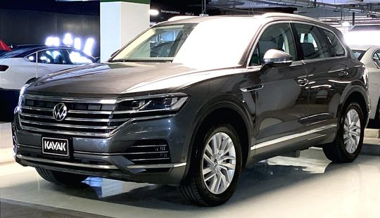 Volkswagen • Touareg