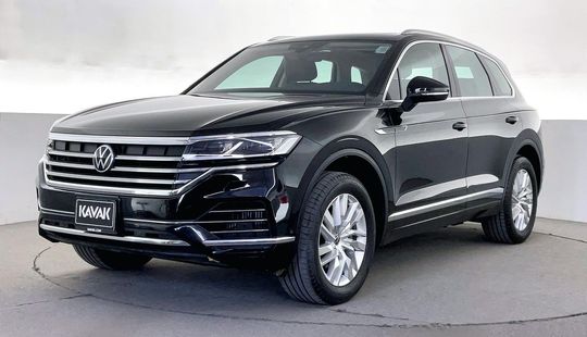 Volkswagen • Touareg