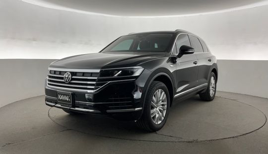 Volkswagen • Touareg