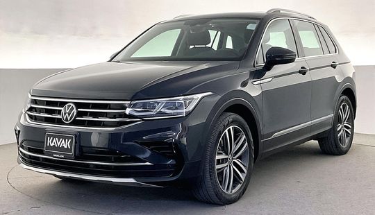 Volkswagen • Tiguan