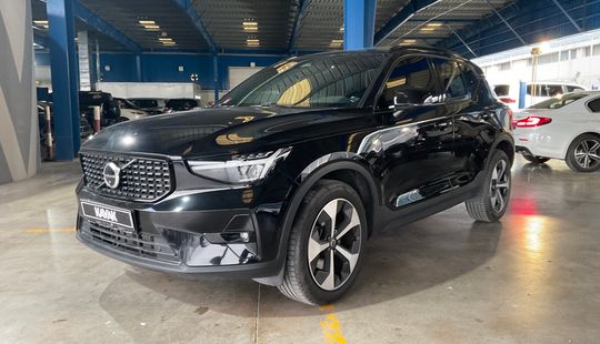 Volvo • XC40