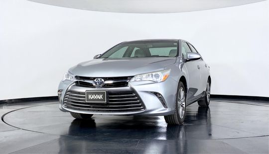 Toyota Camry XLE-2016