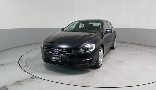 Volvo • S60