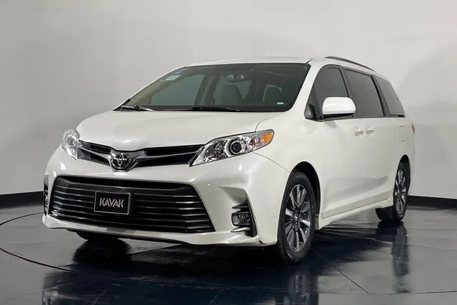 Toyota · Sienna