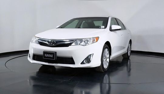 Toyota Camry XLE-2014